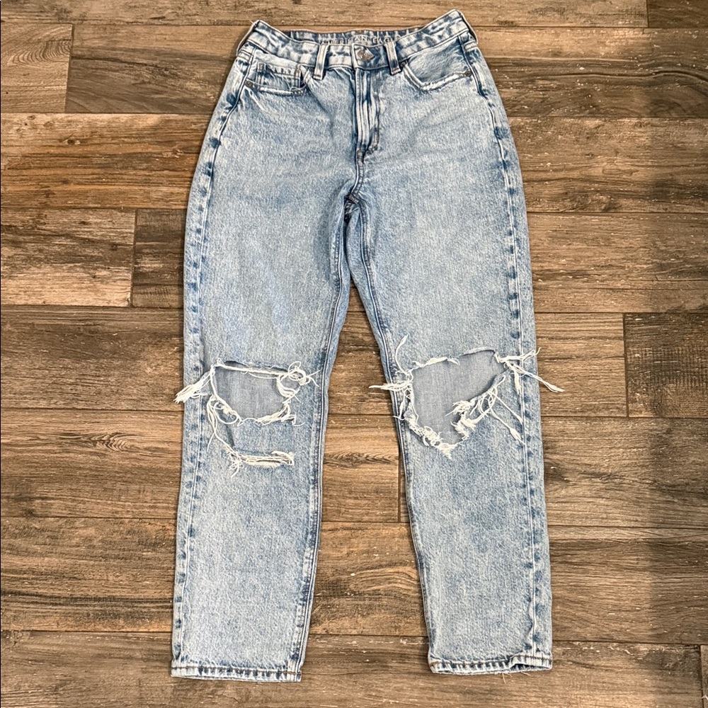 American Eagle Mom Straight Jean
